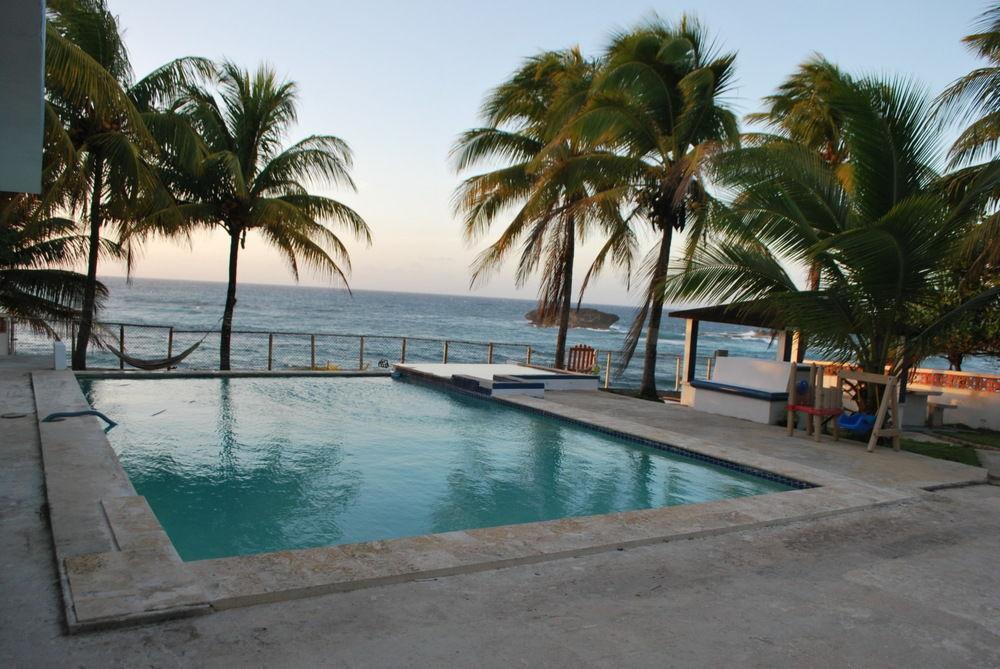 Ventana Al Atlantico At Arecibo 681 Ocean Drive Lägenhet Islote Exteriör bild
