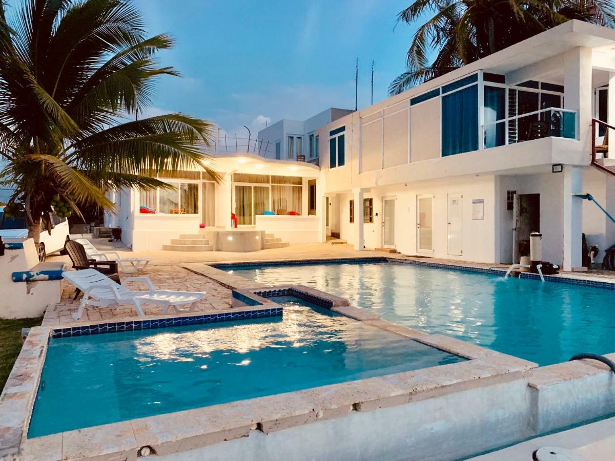 Ventana Al Atlantico At Arecibo 681 Ocean Drive Lägenhet Islote Exteriör bild