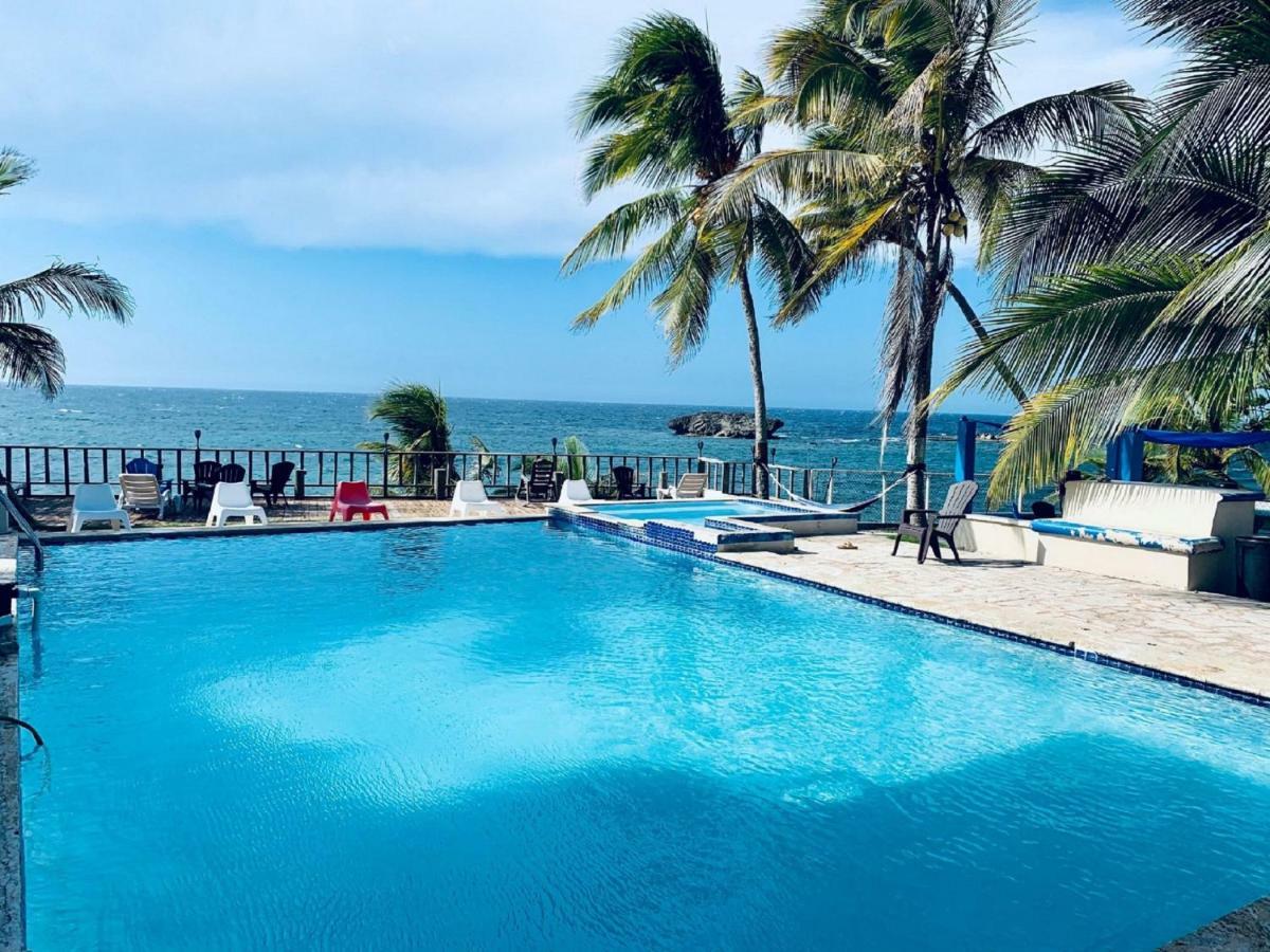 Ventana Al Atlantico At Arecibo 681 Ocean Drive Lägenhet Islote Exteriör bild
